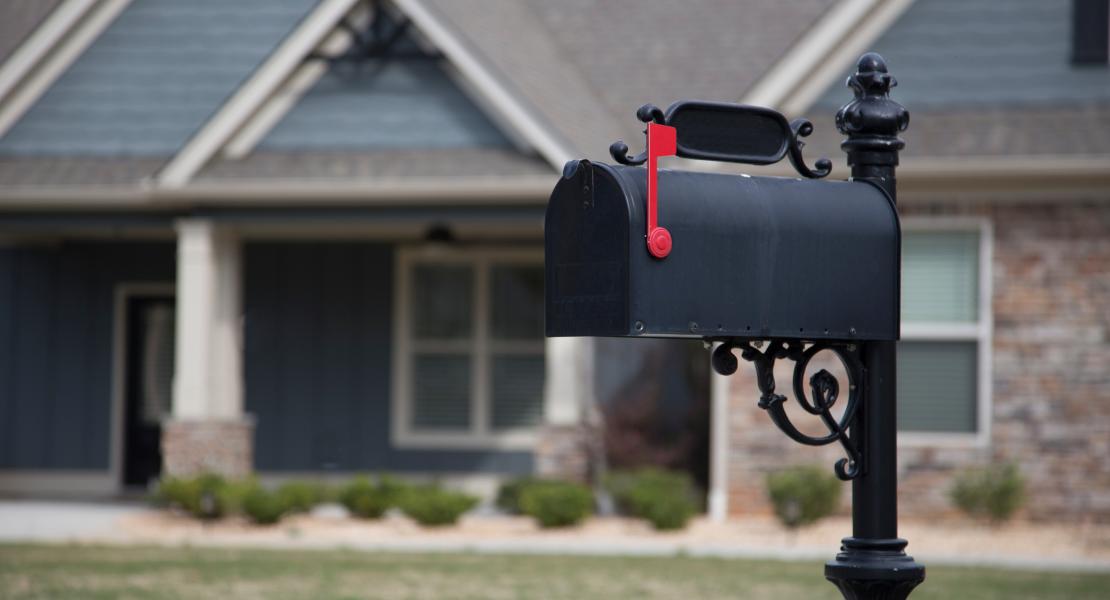 House with mailbox missing address numbers